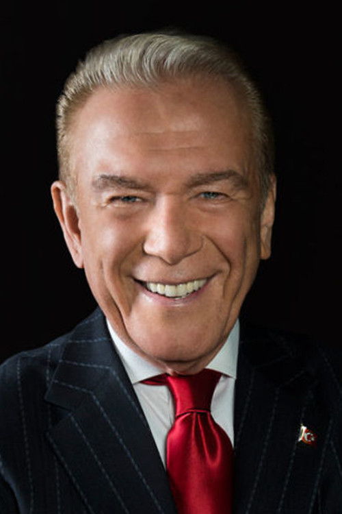 Uğur Dündar backdrop