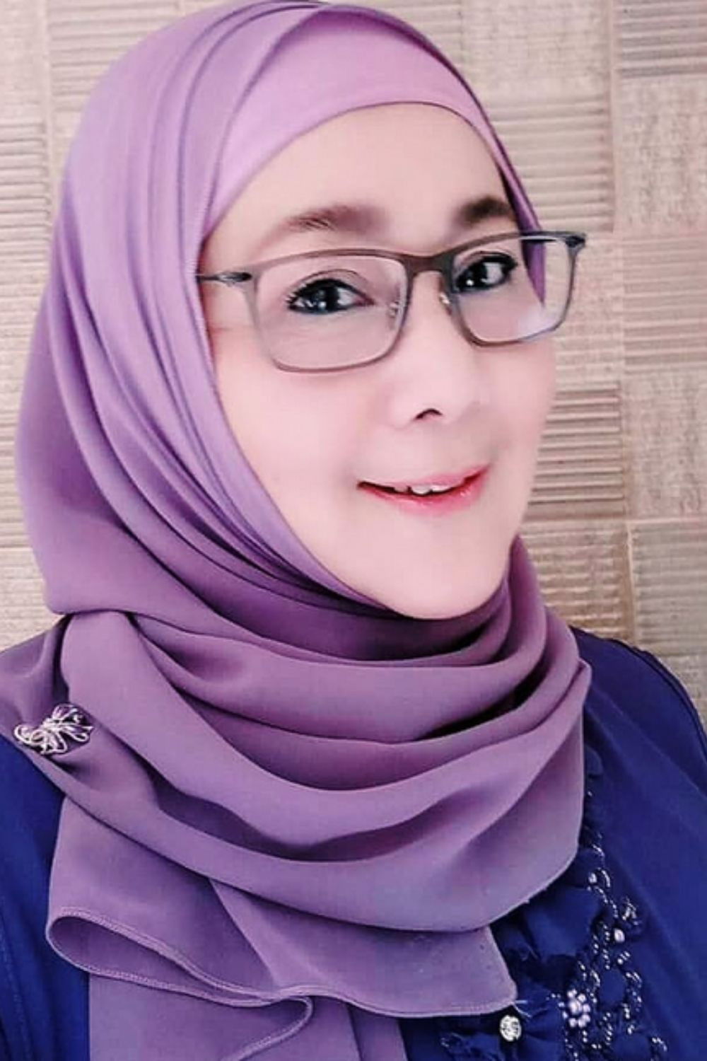 Uci Bing Slamet backdrop