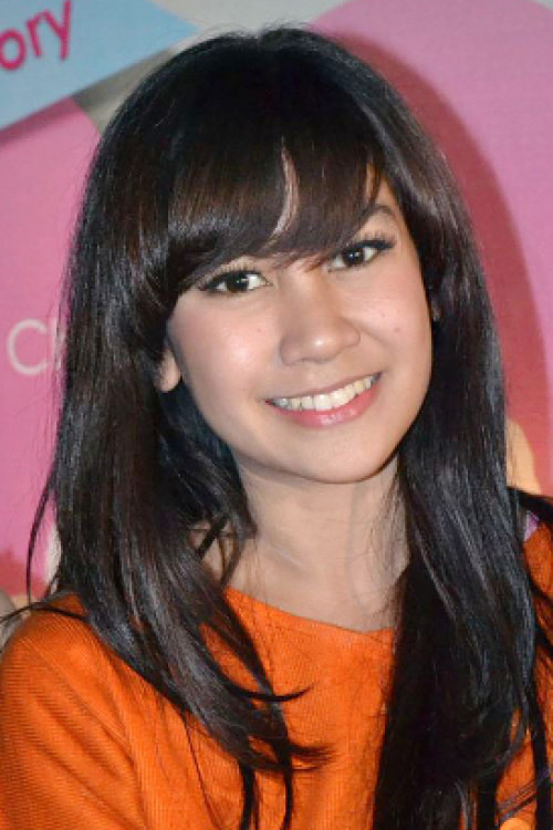 Anisa Rahma backdrop