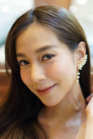 Fern Thitinun Suwanthaworn backdrop