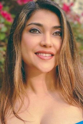 Sarah Azhari backdrop