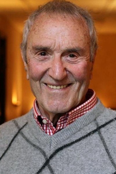 Giannis Vogiatzis backdrop