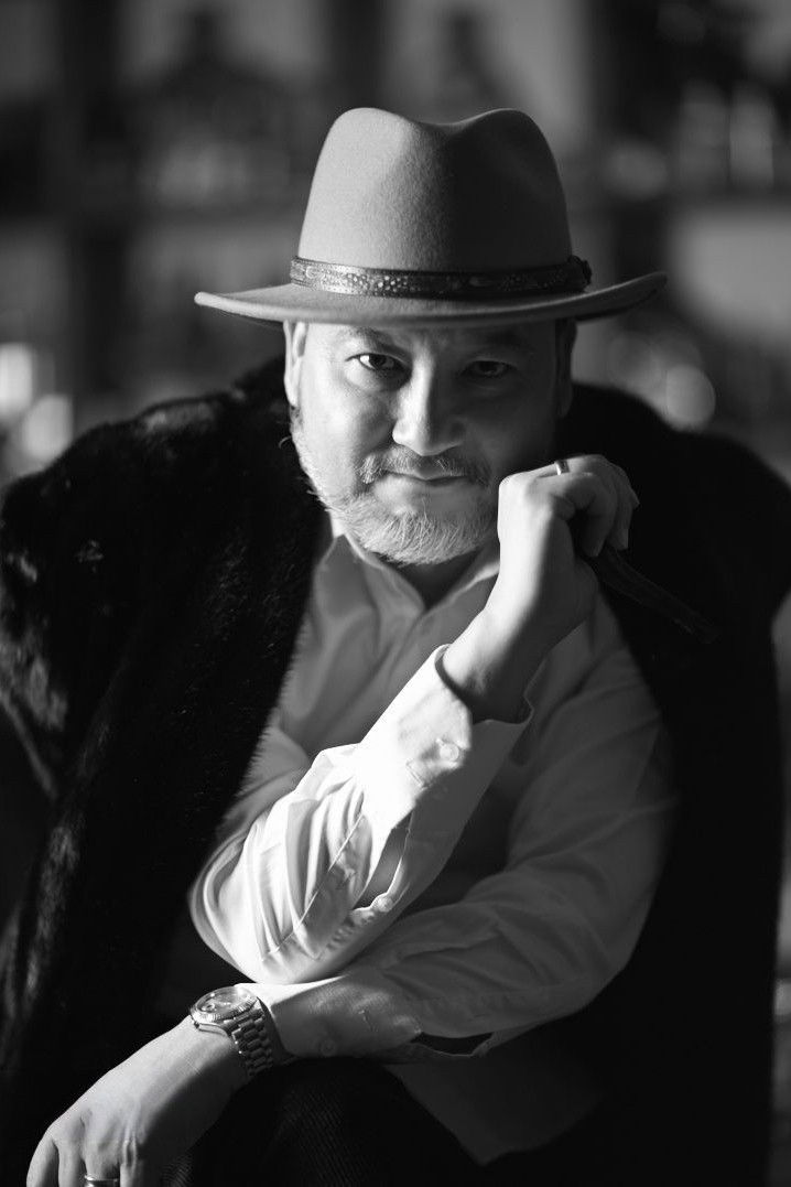 Lai Shui-Ching backdrop