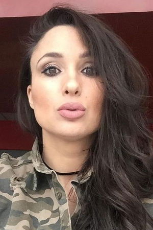 Mounira Hadj Mansour backdrop