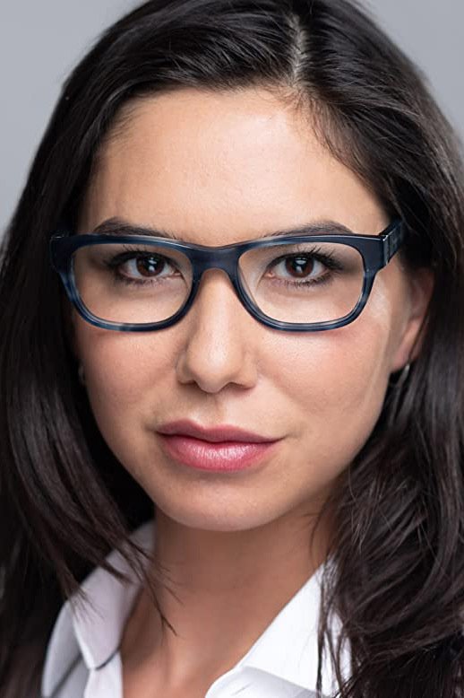 Sera-Lys McArthur backdrop