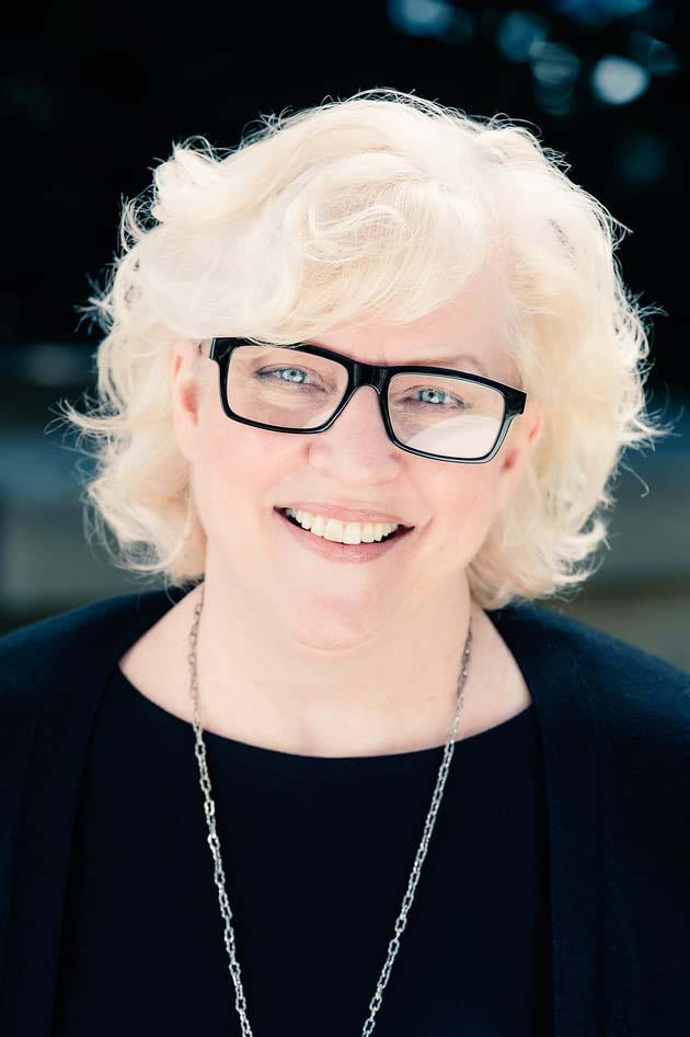 Lauralee Farrer backdrop