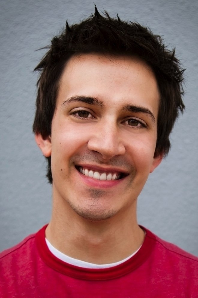 Chris Demarais backdrop