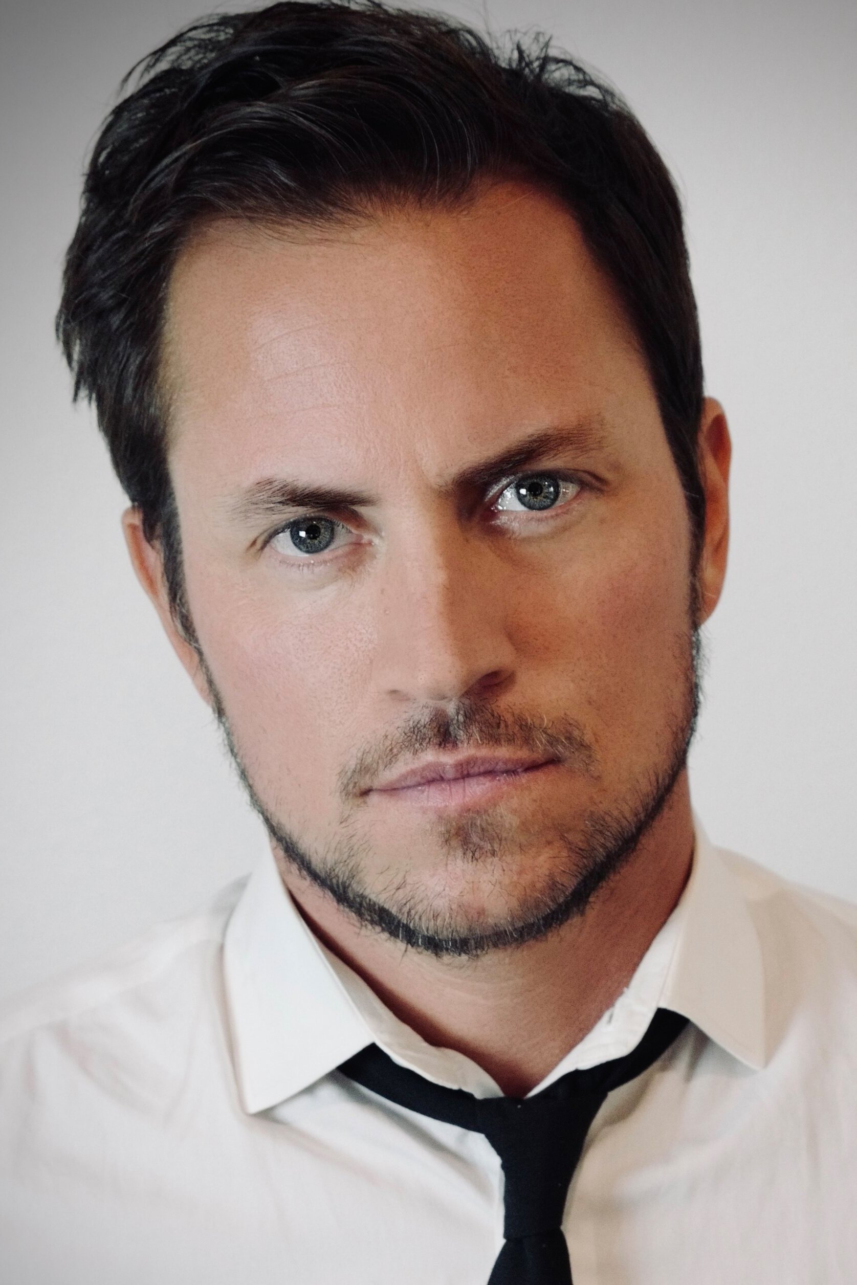 Justin Zachary backdrop