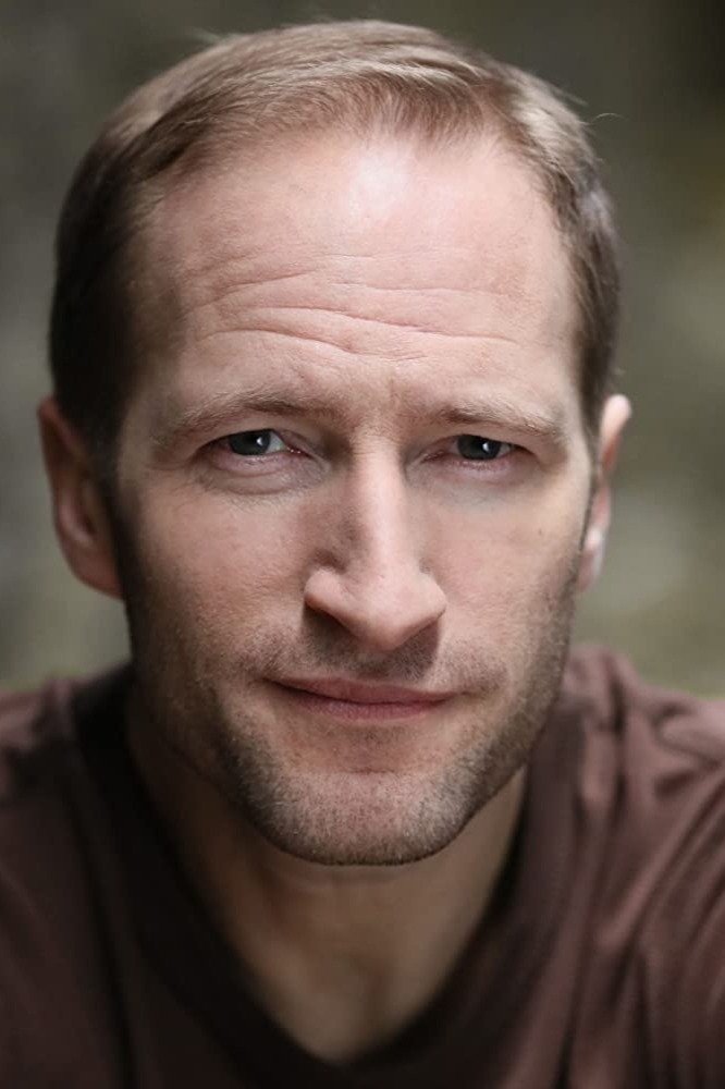 Manuel Sinor backdrop