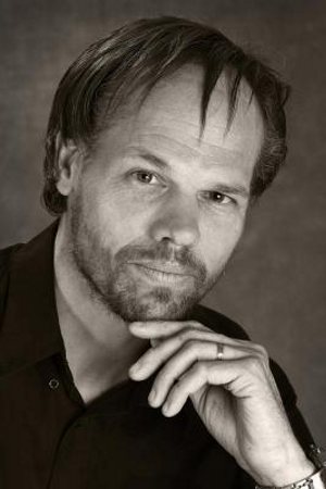 Aaron Lee Reed backdrop