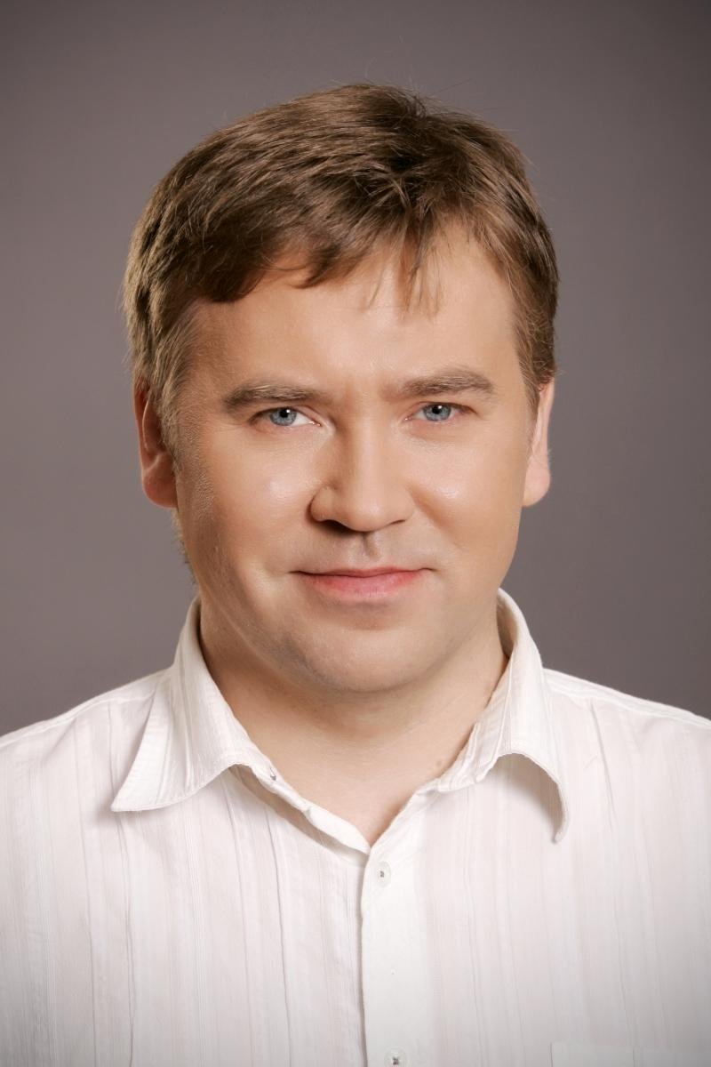 Indrek Ojari backdrop