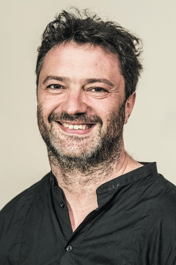 Nicolas Buysse backdrop