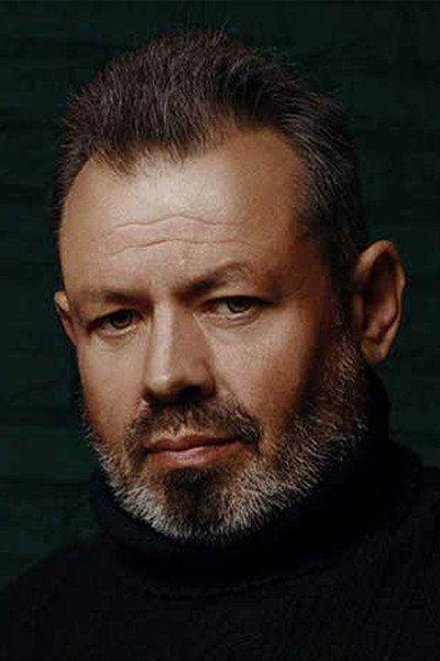 Igor Caras-Romanov backdrop