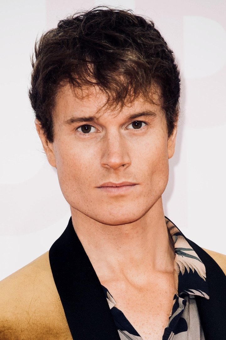 Laurie Paul Calvert backdrop