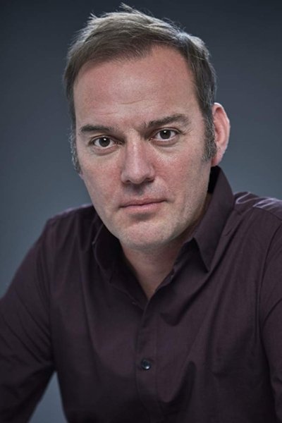 Laurence Saunders backdrop