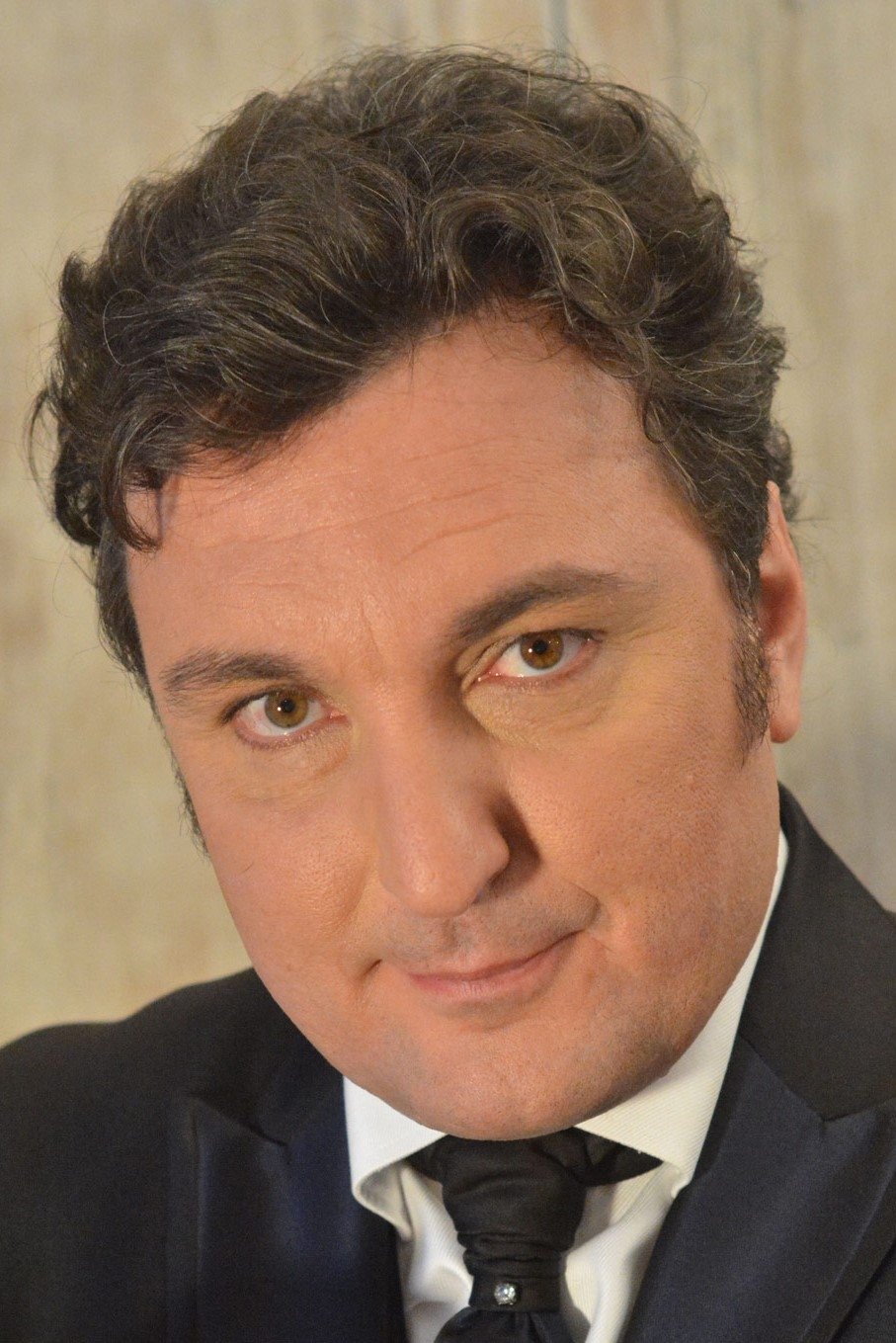 Ludovic Tézier backdrop