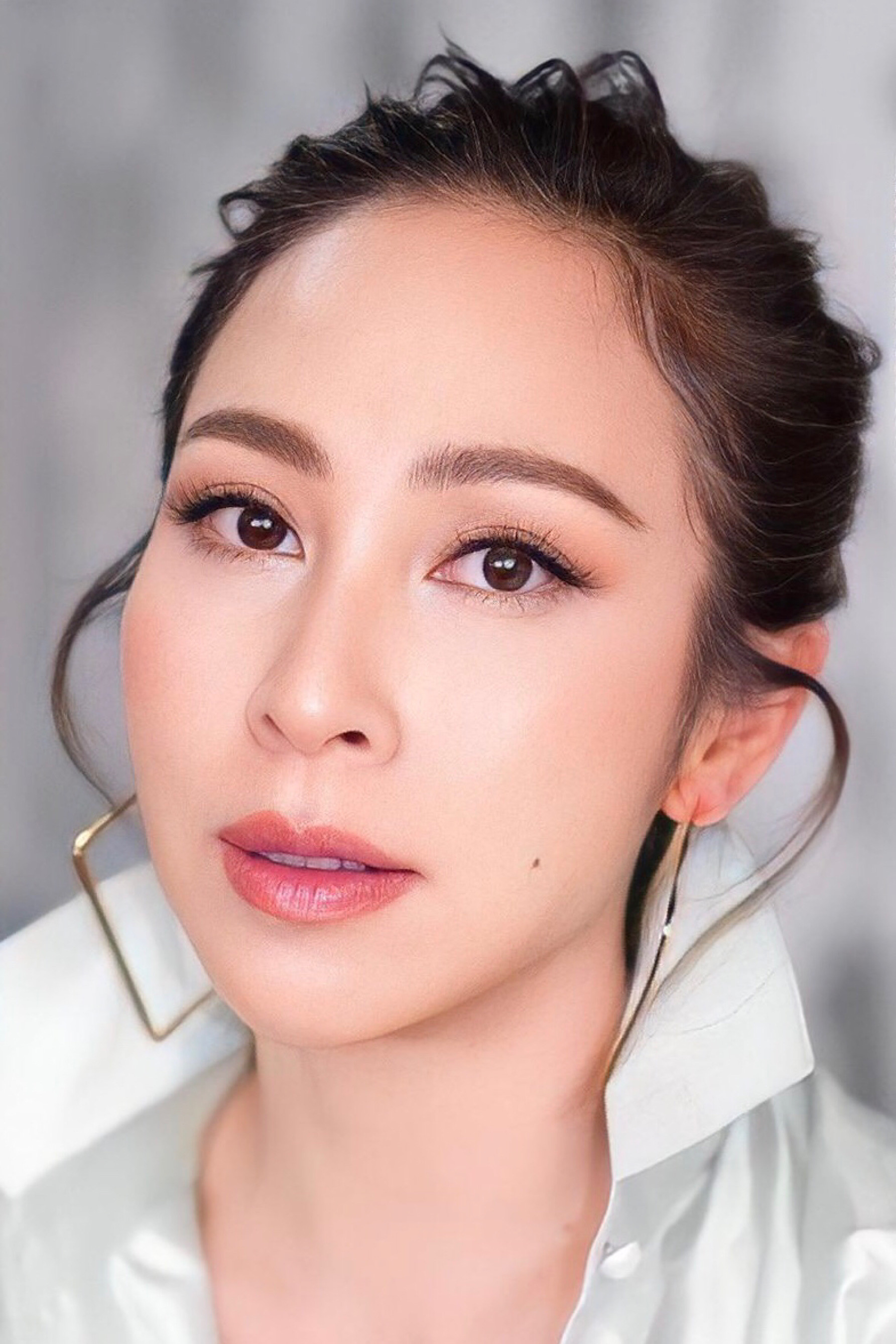 Suwatjanee Chaimusik backdrop