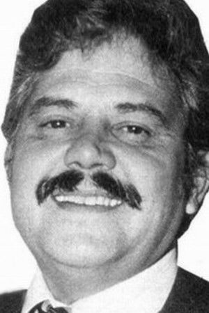 Guilherme Corrêa backdrop