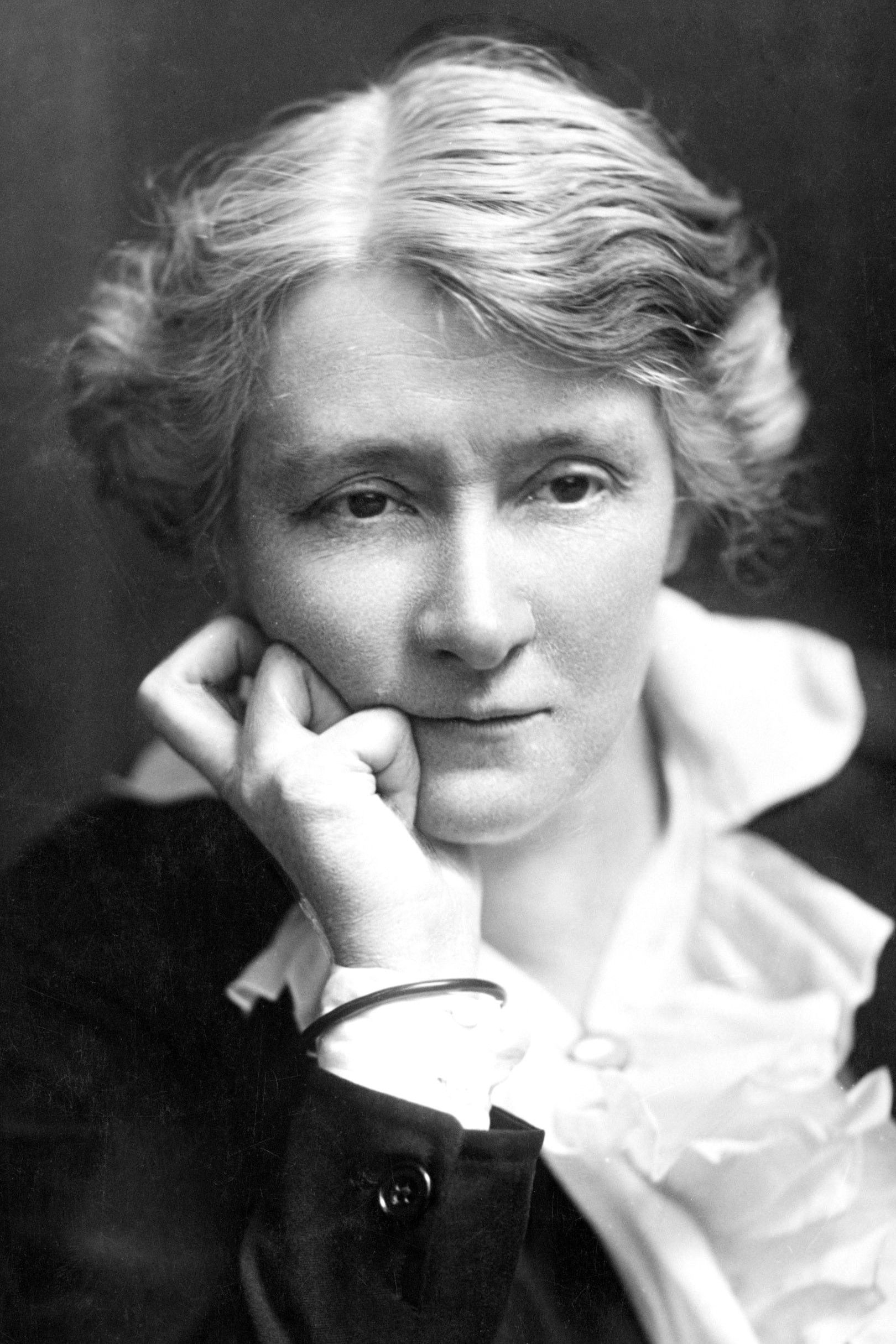 Edith Craig backdrop