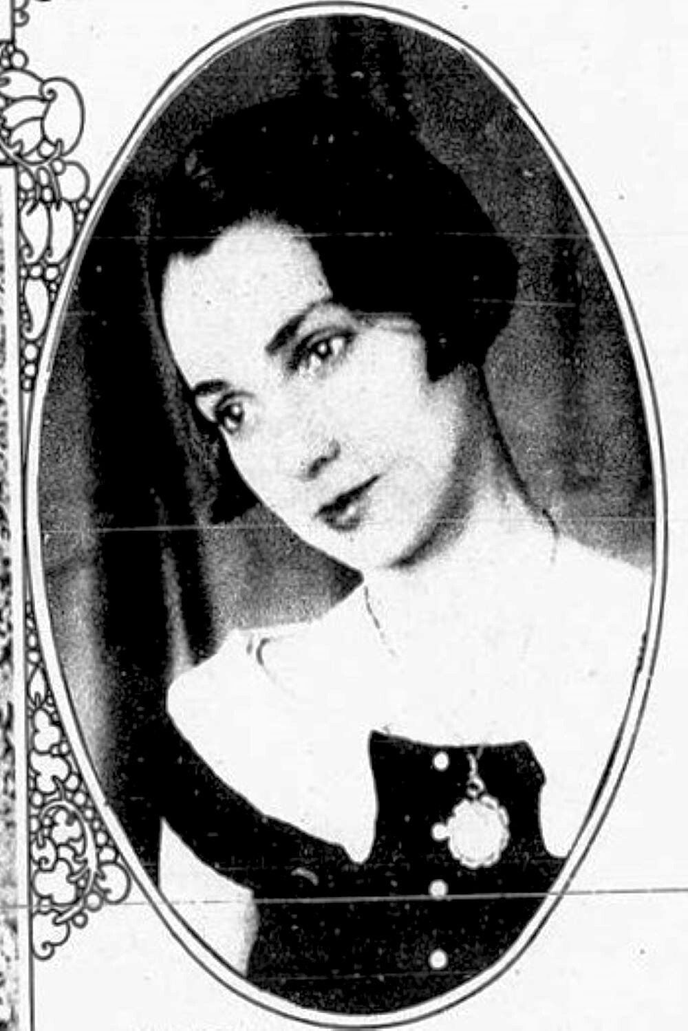 Guiomar Teixeira backdrop