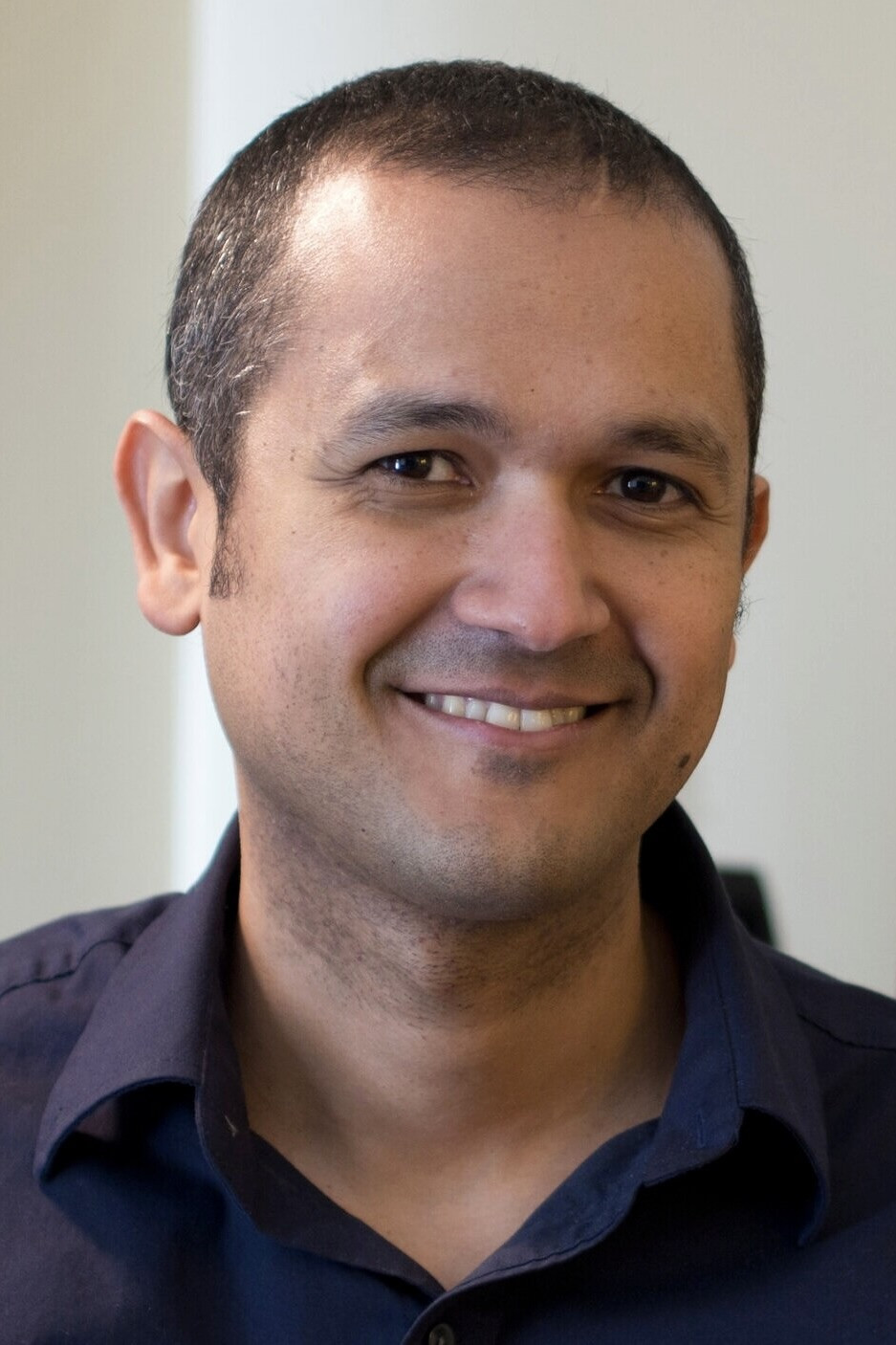 Daniel Sousa backdrop