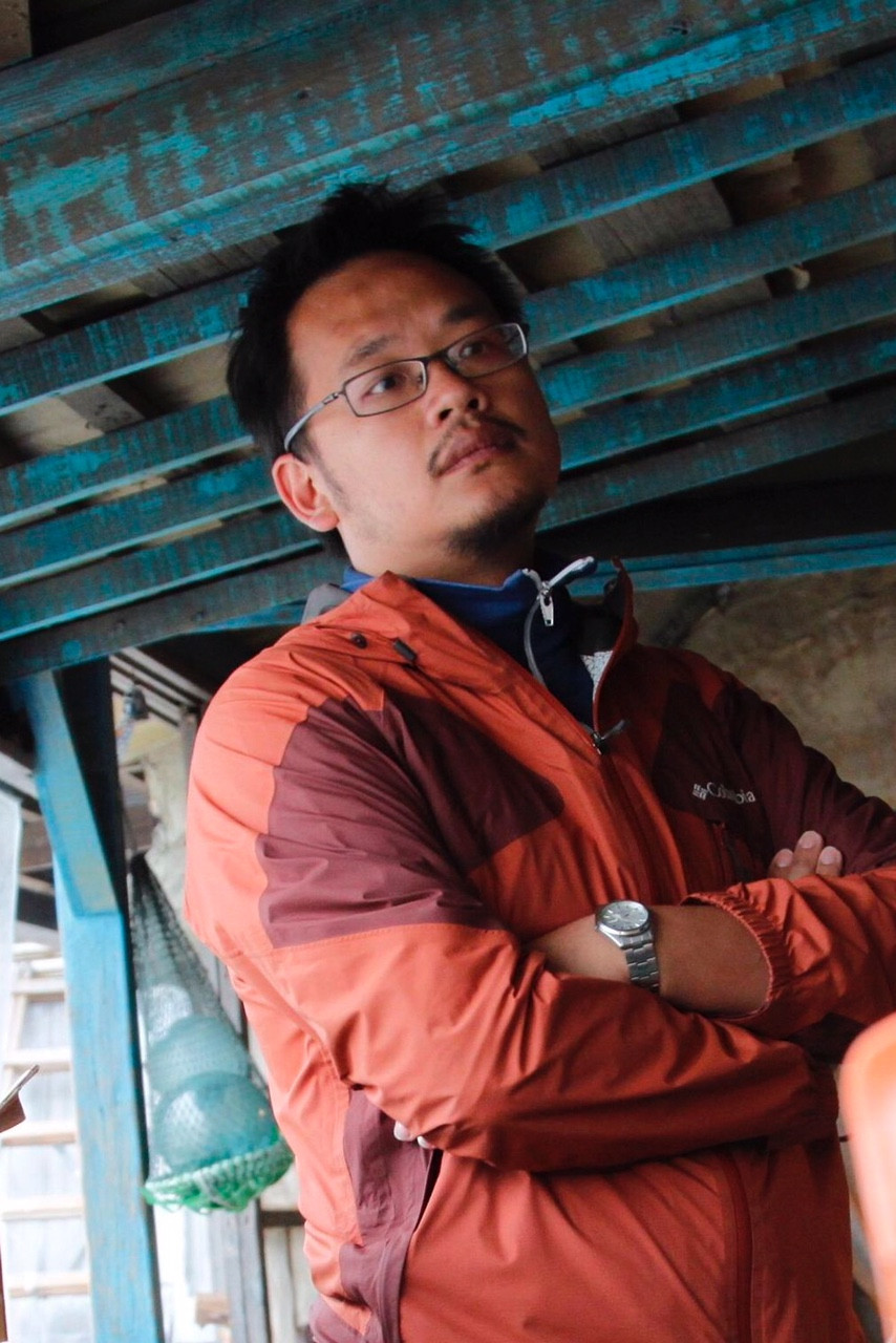 Leung Ming-kai backdrop