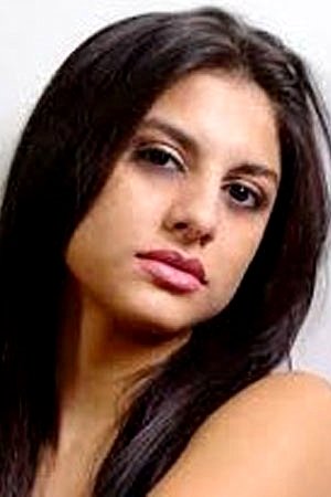 Giovanna Yannotti backdrop