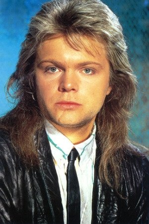 Mic Michaeli backdrop