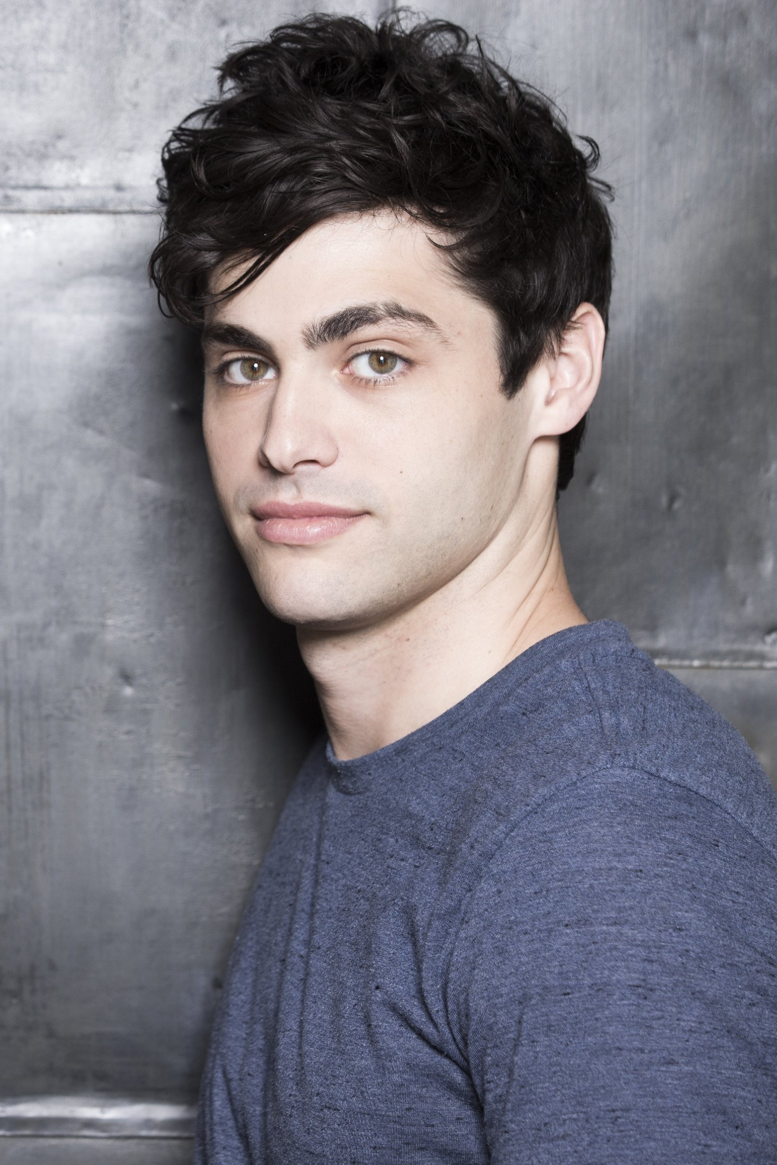 Matthew Daddario backdrop