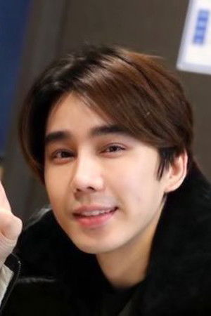 Gvinphon Panichpong backdrop