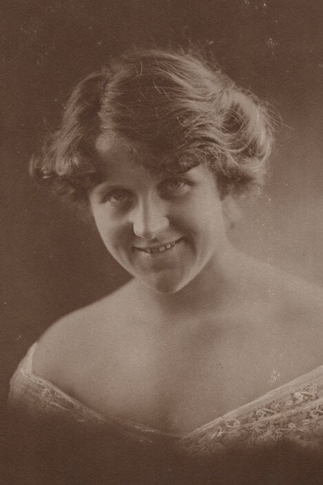 Else Frölich backdrop