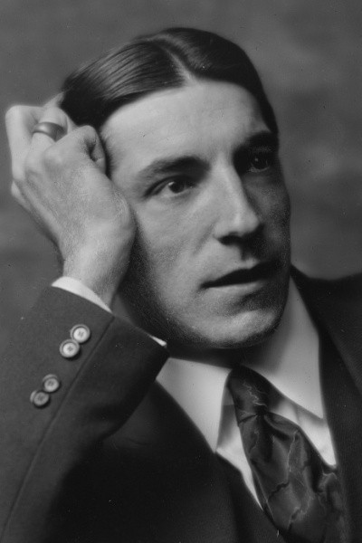 Henri Valbel backdrop