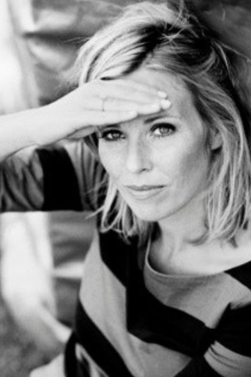 Anna van der Heide backdrop