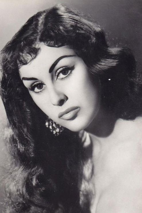 Maria Frau → Maria Frau backdrop