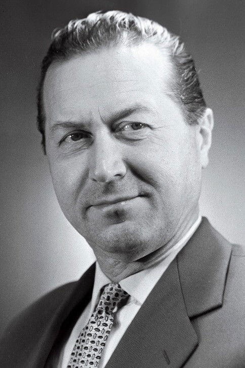 Olev Eskola backdrop