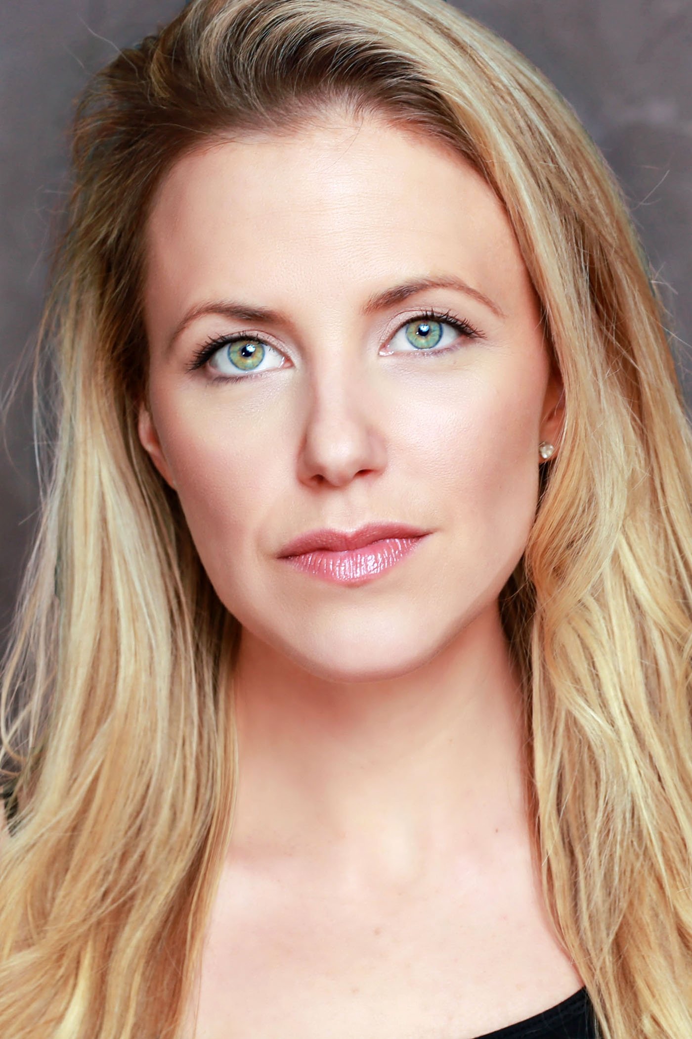 Tiana Nori → Tiana Nori backdrop