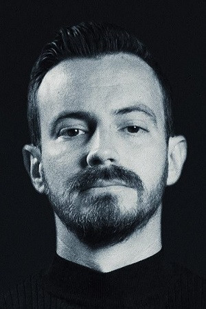 Patrício Faísca backdrop