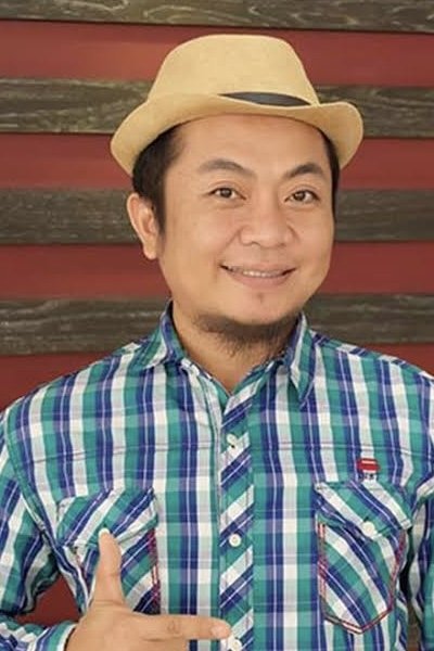 Somphong Kunapratom backdrop