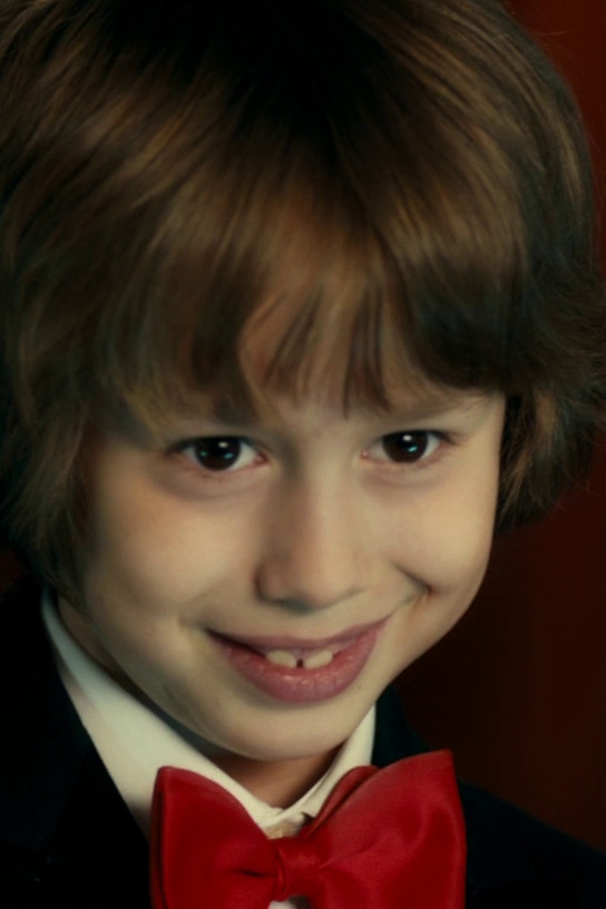 Gabriel Ángel Delgado backdrop