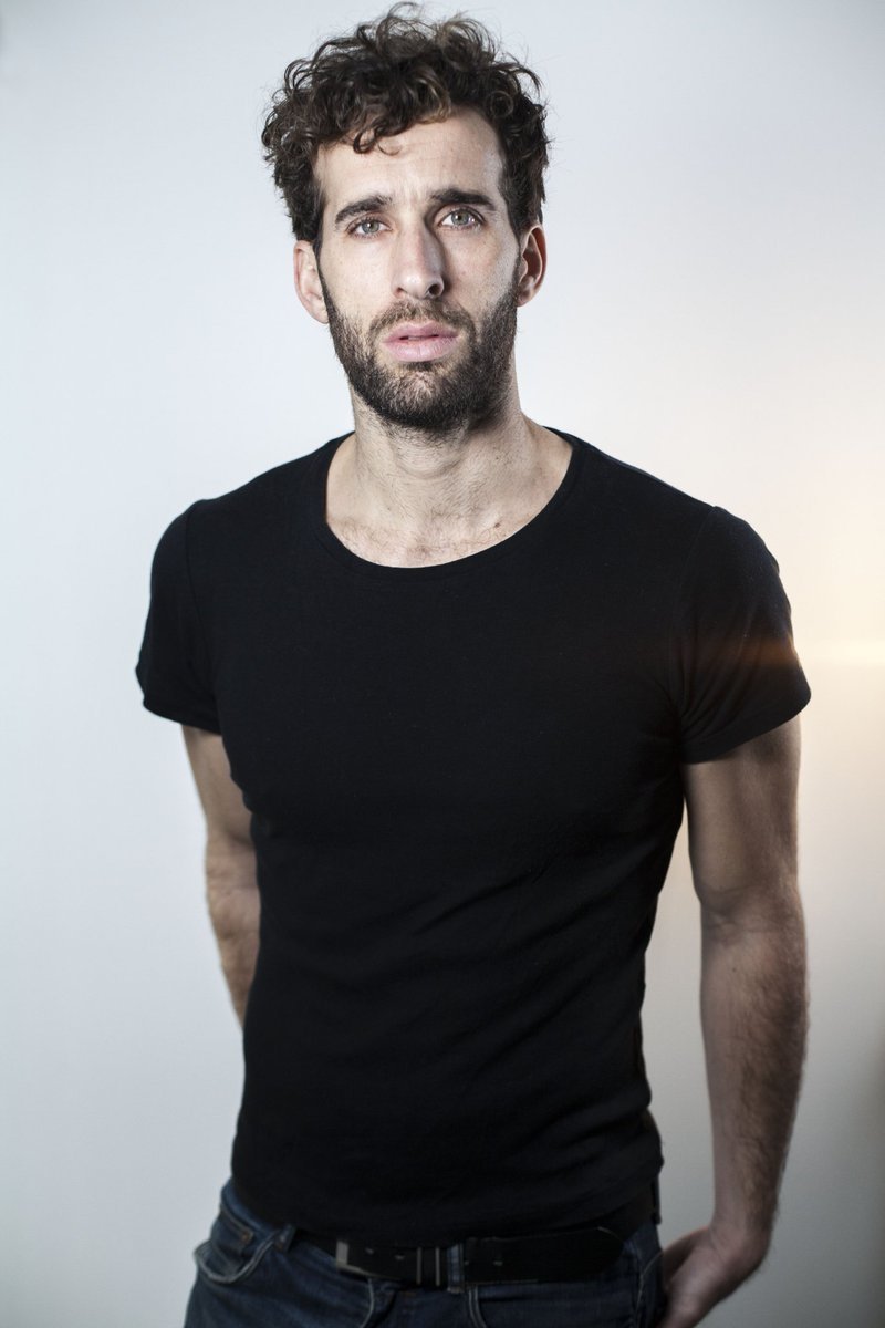 Álvaro Pérez backdrop