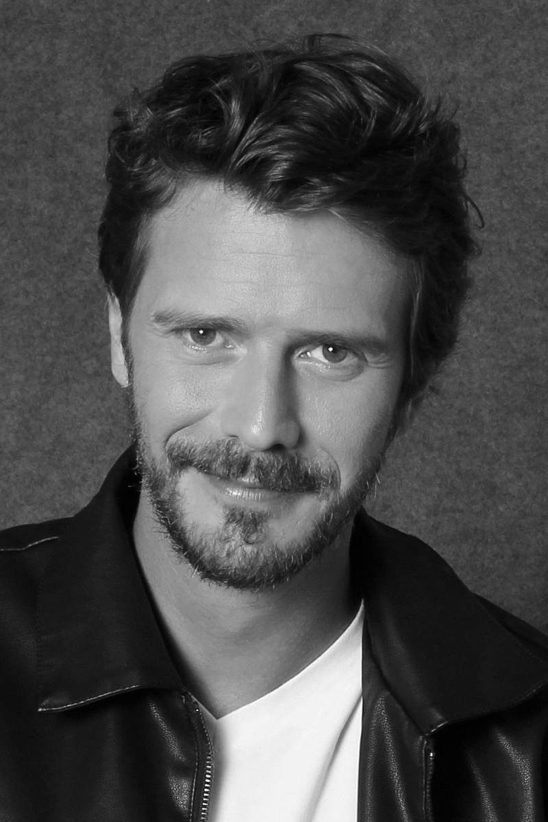 Beto Schultz backdrop