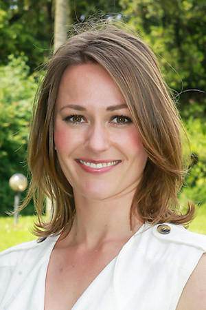 Sophie van Oers backdrop