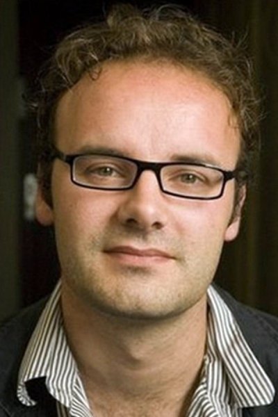 Grégoire Sivan backdrop