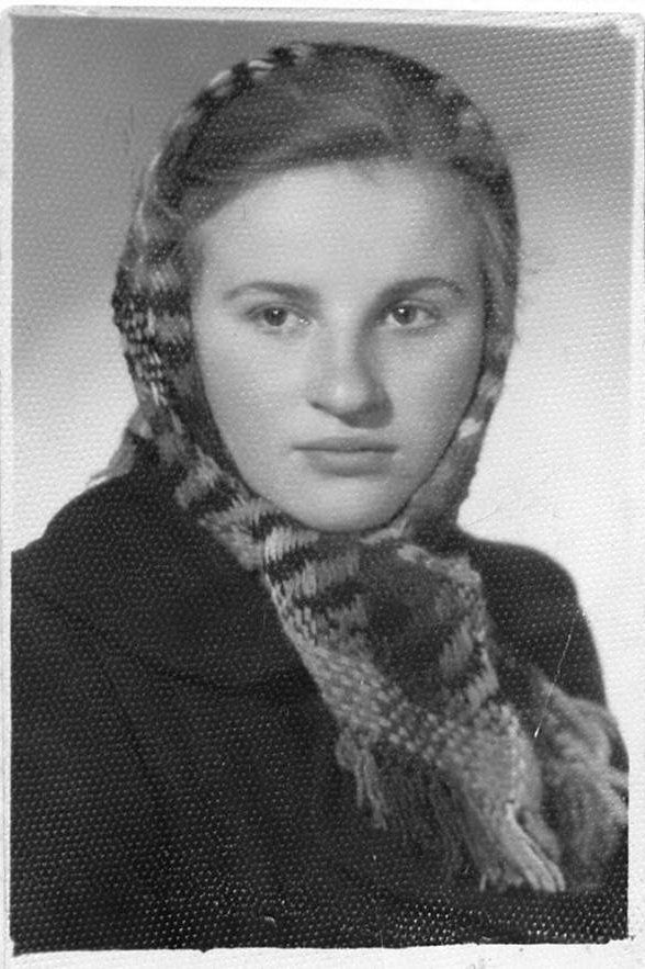 Zoya Pylnova backdrop