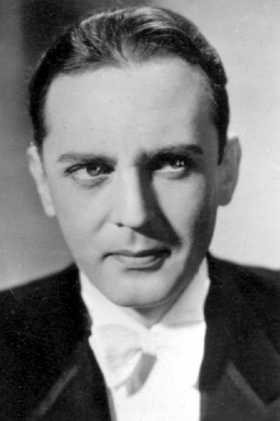 Aleksander Żabczyński backdrop