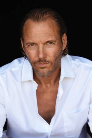 Guy Holling backdrop