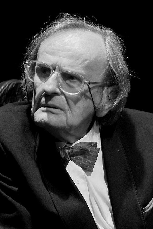 Stefan Burczyk backdrop