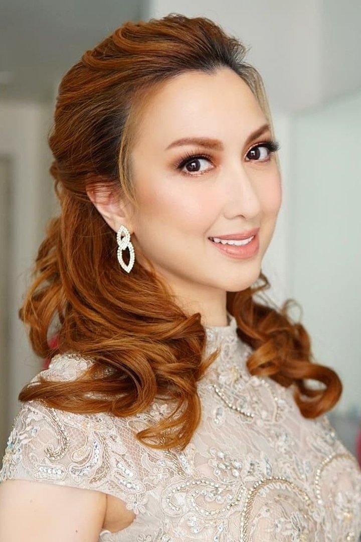 Maria Farida backdrop