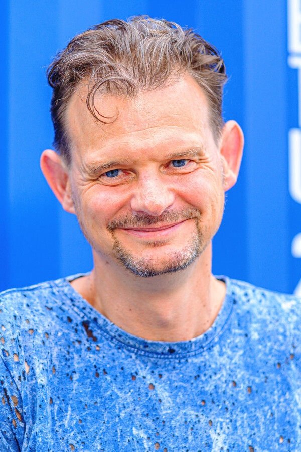 Gillis Biesheuvel backdrop