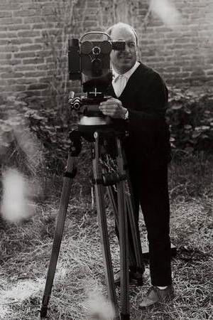 Antonio Reynoso backdrop